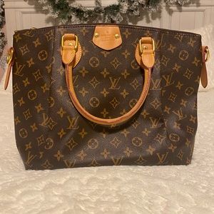 Louis Vuitton purse $100